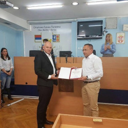 image 0 02 05 de4860b3ed392449184c9b87e02316aad3f0be42b613cf00a6005537ff00c4a5 V