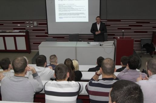 Predavanje pokrajinskog sekretara Mihalja Njilaša na temu: ,,Sudska zaštita prava industrijske svojine''.