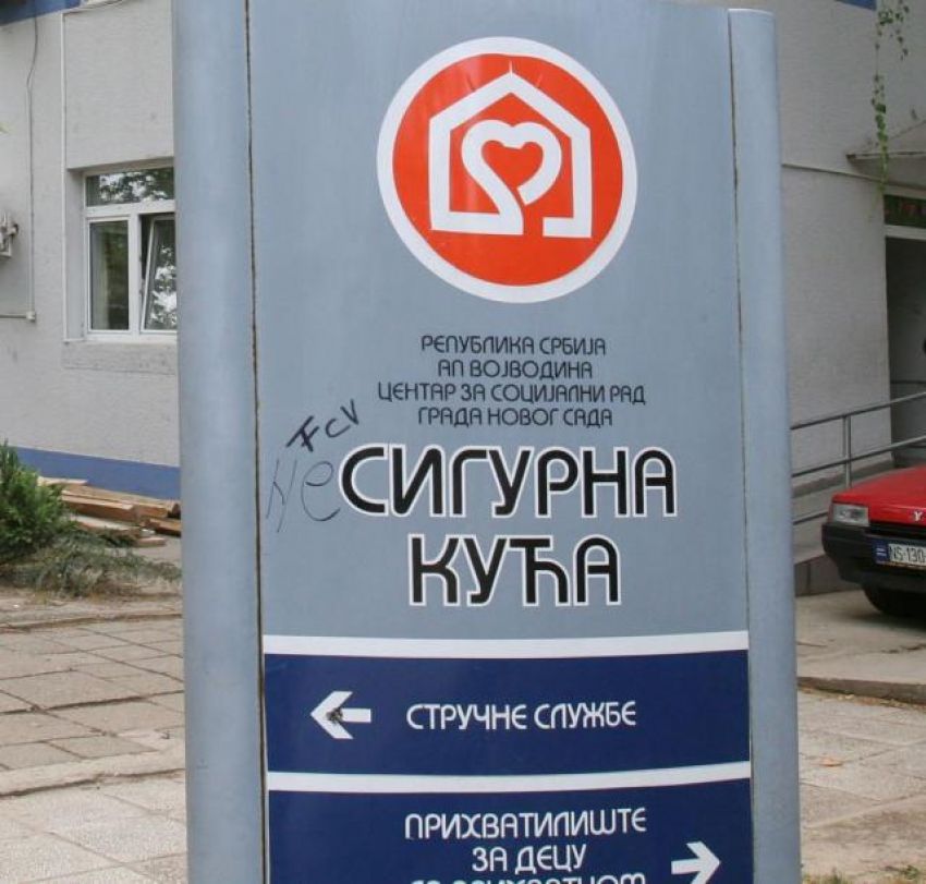 Pravni fakultet za privredu i pravosuđe u Novom Sadu organizovao je krajem februara okrugli sto na temu „Nasilje u porodici“. sigurna kuća